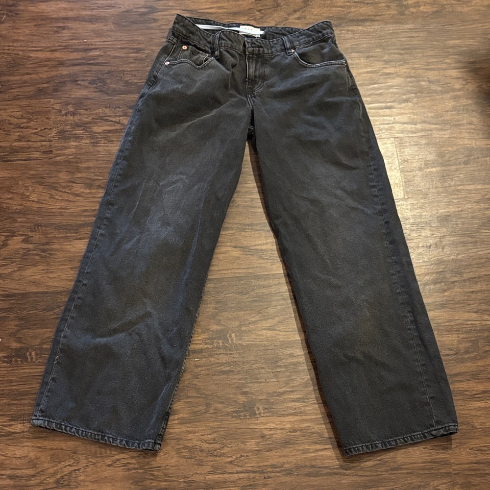 Motel Women’s Black Relaxed Straight-Leg Jeans